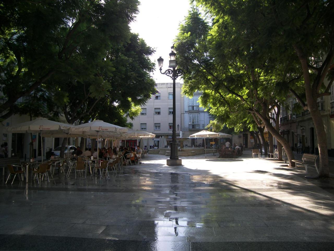 Apartamento 19 Dias Y Muchas Noches Cádiz Kültér fotó