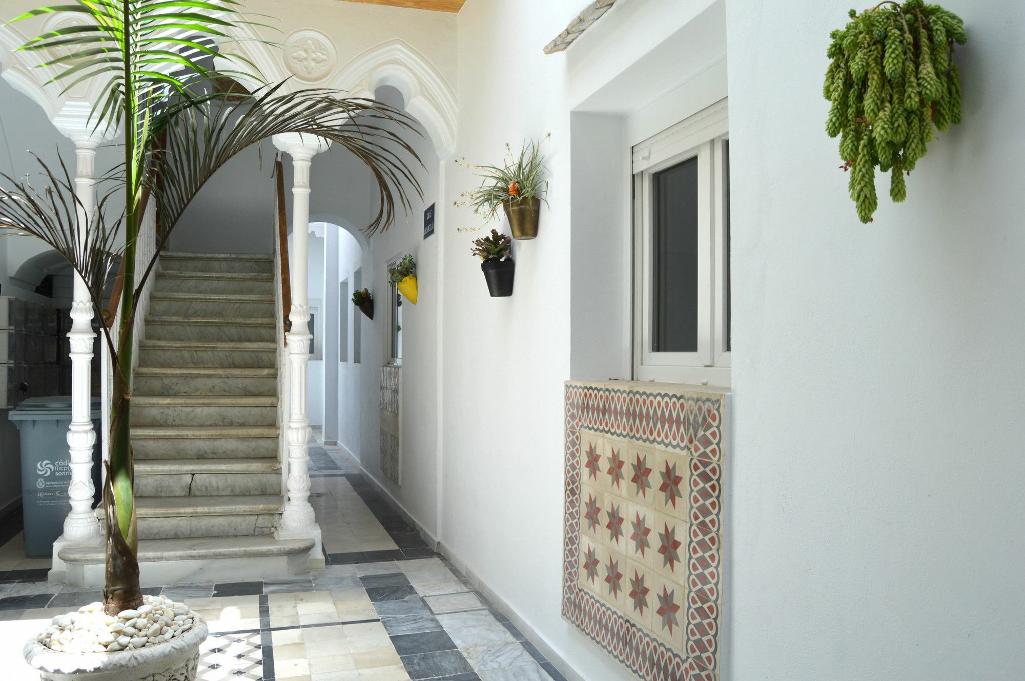 Apartamento 19 Dias Y Muchas Noches Cádiz Kültér fotó